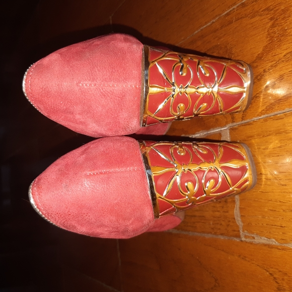 Red and Gold Dakota Heels - Picture 2 of 3